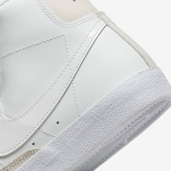 Kids' Nike Blazer Mid 77 Older Basketball Shoes White / Light Brown / White | NK458ONG