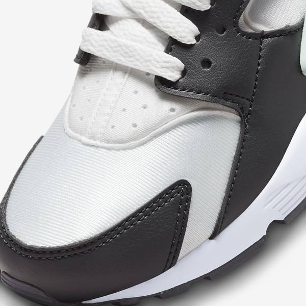 Kids' Nike Huarache Run Older Sneakers White / Mint | NK712BZR