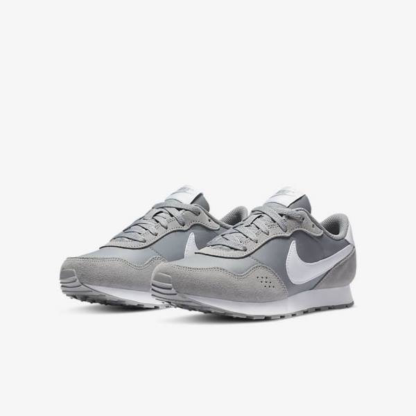 Kids' Nike MD Valiant Older Sneakers Grey / White | NK902HBC