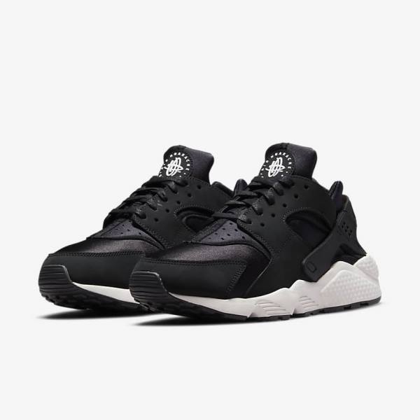 Men's Nike Air Huarache LE Sneakers Black / White | NK307YKX