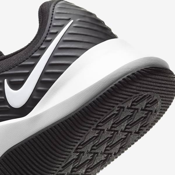 Men's Nike MC Trainer Training Shoes Black / White | NK352FLO