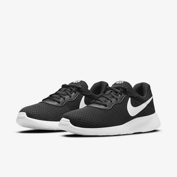 Men's Nike Tanjun Sneakers Black / White | NK843ITY