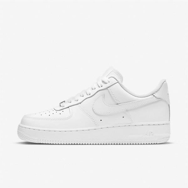 Women\'s Nike Air Force 1 07 Sneakers White | NK932BHN