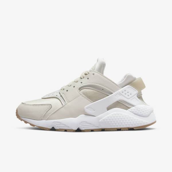 Women\'s Nike Air Huarache Sneakers Khaki / Light Brown / White | NK012OWG