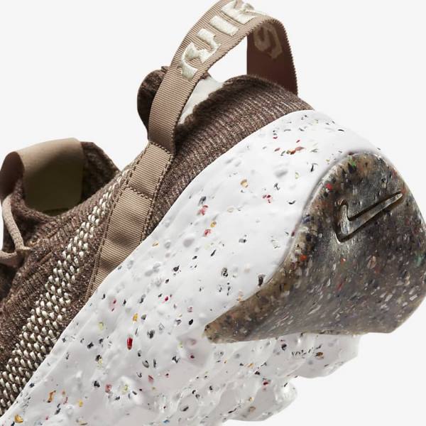 Women's Nike Space Hippie 04 Sneakers Brown / White | NK620KQP